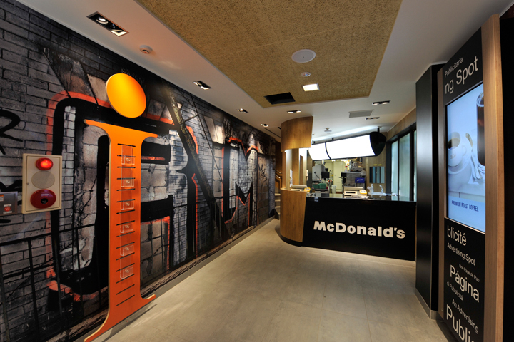 マクドナルド　赤坂駅前店