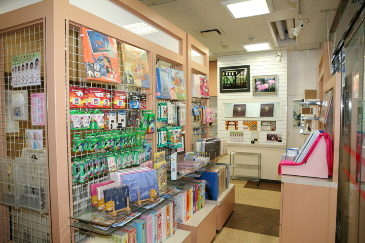 アヤセカメラ 東口店