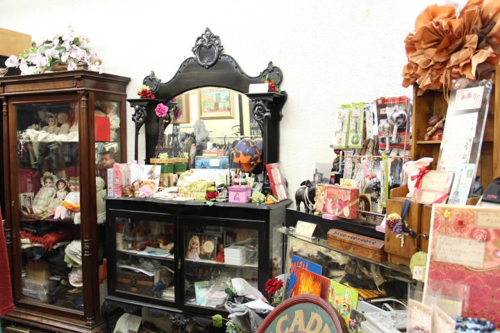 GALLERY and BOUTIQUE 美安土美(ビーアンドビー)