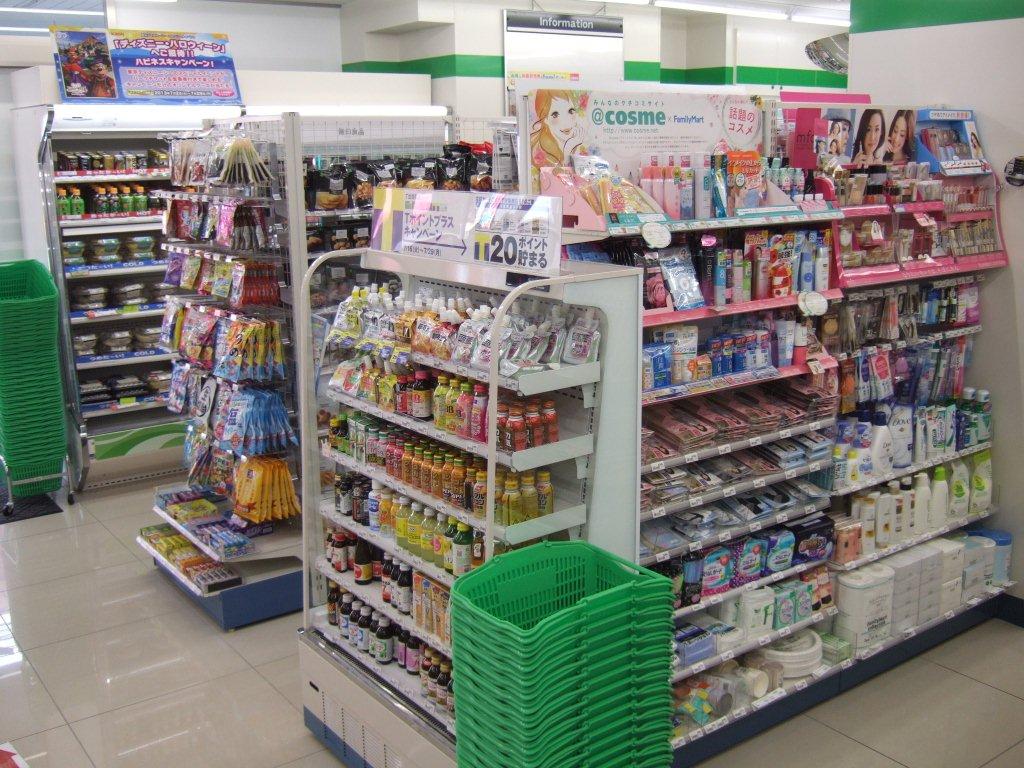 ファミリーマートサクマ南行徳駅店