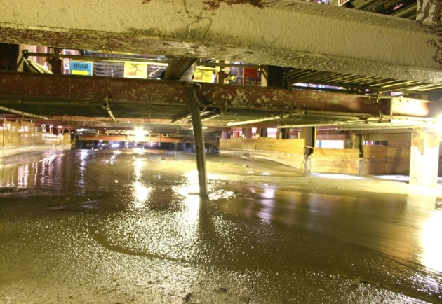 流動化処理土打設状況