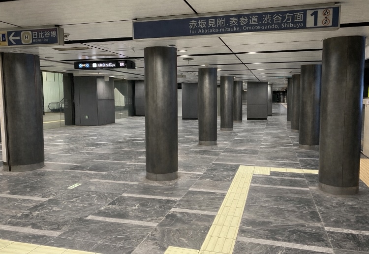 PMO EX 日本橋茅場町地下鉄連絡通路